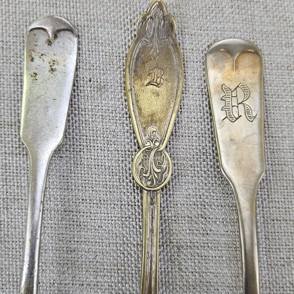 Rogers Brazil Silver Antique Shell Spoons Set 3 Monogrammed R TU B Salt Sugar